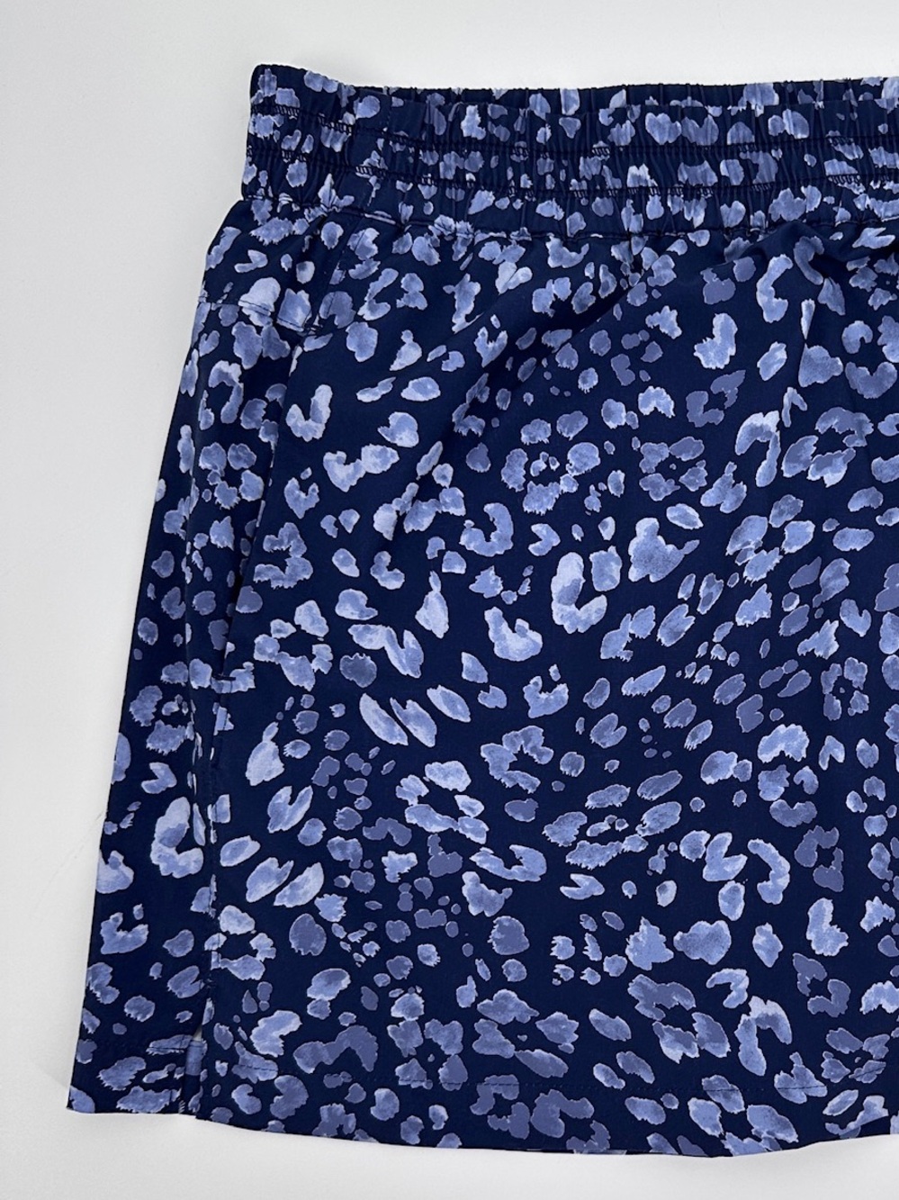 Tommy Bahama IslandZone Blue Leopard Print Golf Travel Skort with Hidden Pocket
